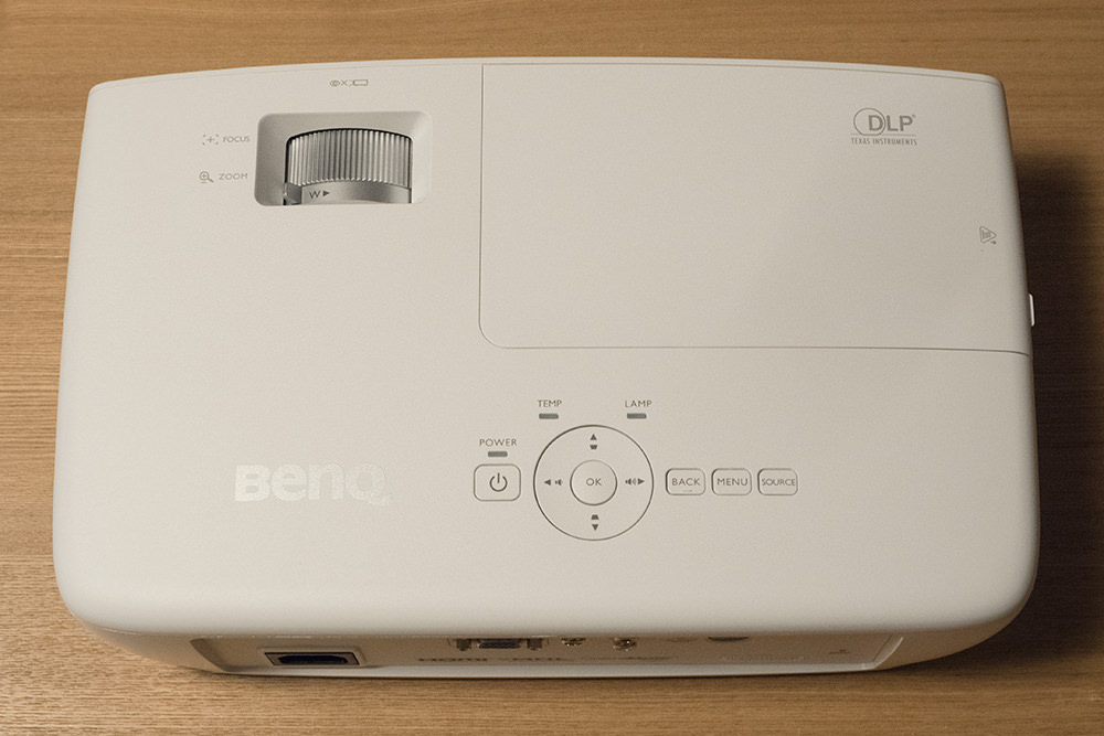 BenQ HT1070 DLPプロジェクター