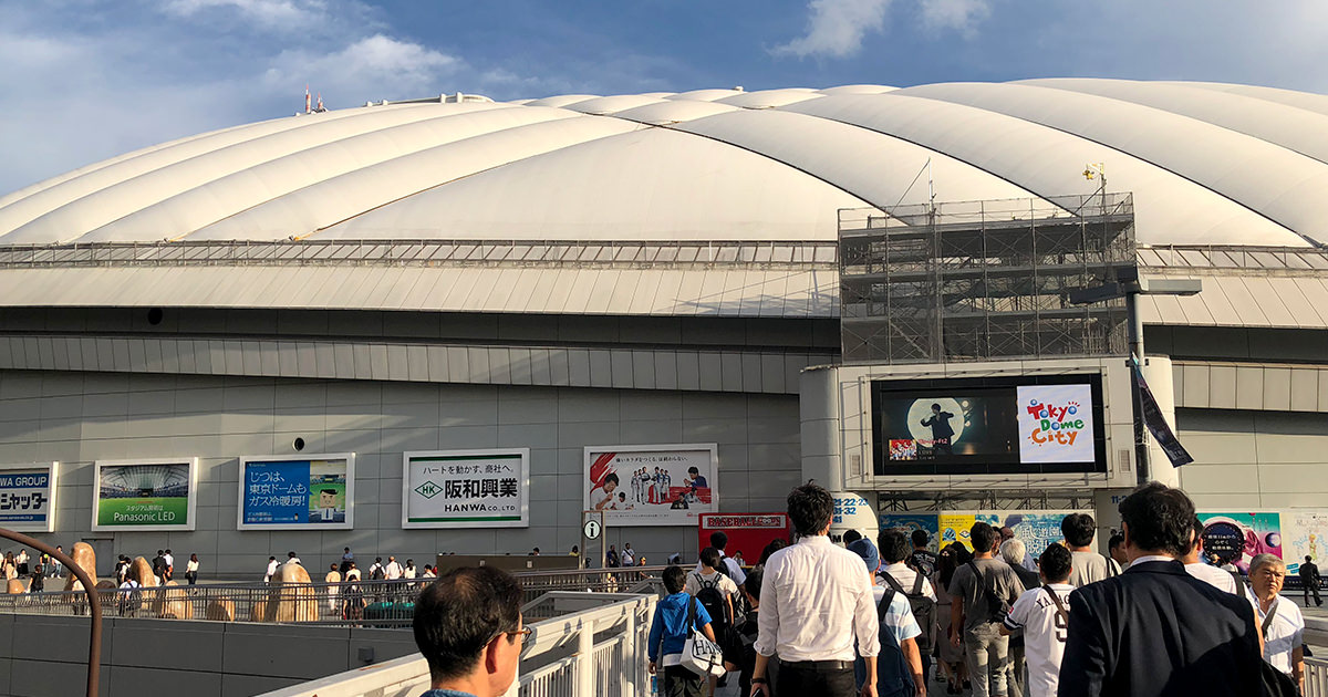プレミアムブッフェ付。東京ドームの「バルコニー席」で #鷹の祭典 を観戦。