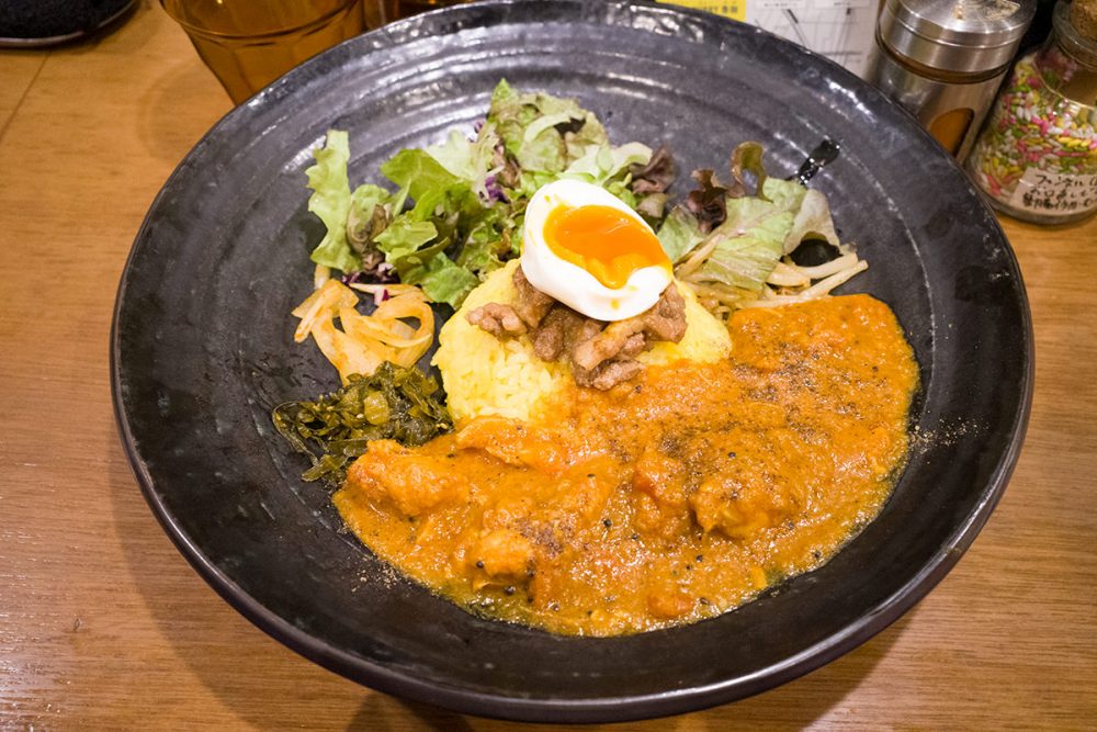 「SPICY CURRY 魯珈」初訪問、チキンカレーのプレートおいしかった！