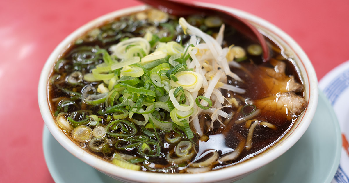 【京都】新福菜館 本店 黒い「中華そば」と黒い「ヤキメシ」。黒いスープがクセになる！